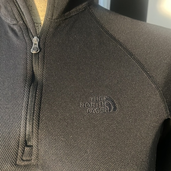 The North Face Pull Over Top - Picture 3 of 7